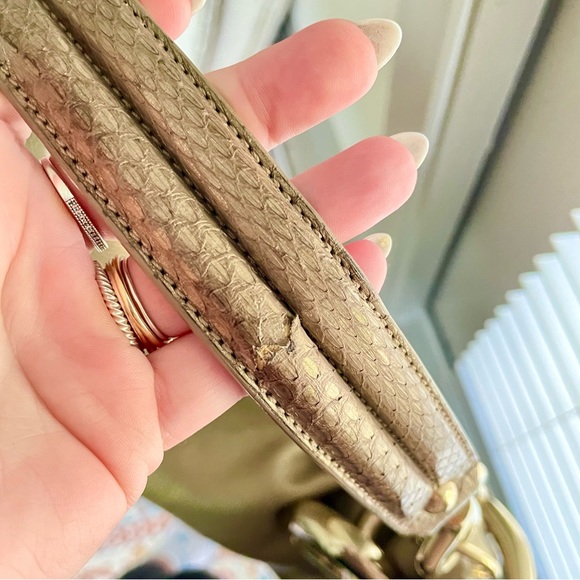 JIMMY CHOO Metallic Hobo Bag βοΈRARE COLORβοΈSALE β OFFERS WELCOMED β - Picture 4 of 16